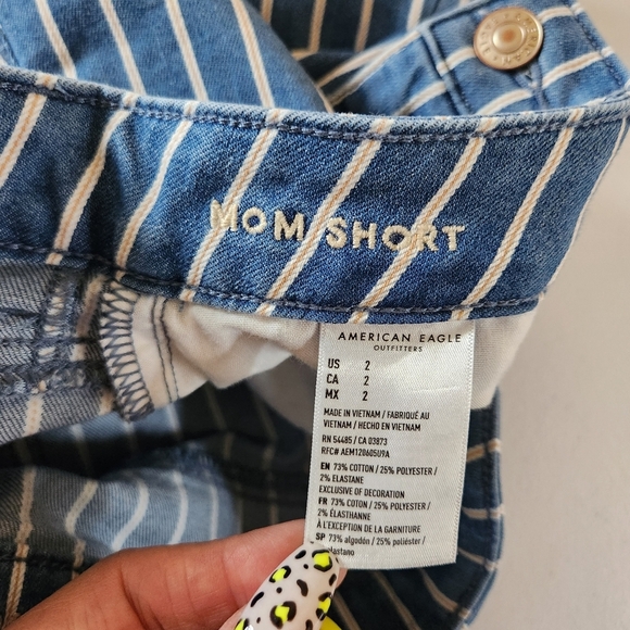 American Eagle Denim Jean Shorts Mom Short Striped Size 2 Stretch High Rise - Picture 5 of 8